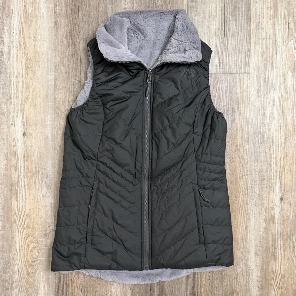 The North Face Women’s Gray Quilted Reversible Vest-size Small *NEW w/o tags*